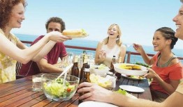 王可乐麻麻吃瓜娱乐版,吃瓜娱乐背后的温馨故事