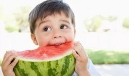 王可乐麻麻吃瓜娱乐版,吃瓜娱乐背后的温馨故事