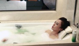 天浴在线观看完整版在线播放,沉浸式在线观看，完整版剧情揭秘