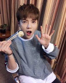 爱豆吃瓜娱乐酱肖宇梁,爱豆吃瓜娱乐酱，揭秘娱乐圈幕后故事