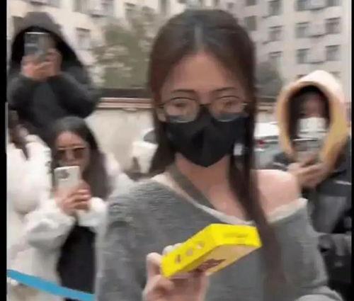 娱乐吃瓜酱戴上了手铐